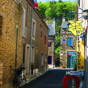 - Port De La Houle - Classé 2 étoiles , Cancale France